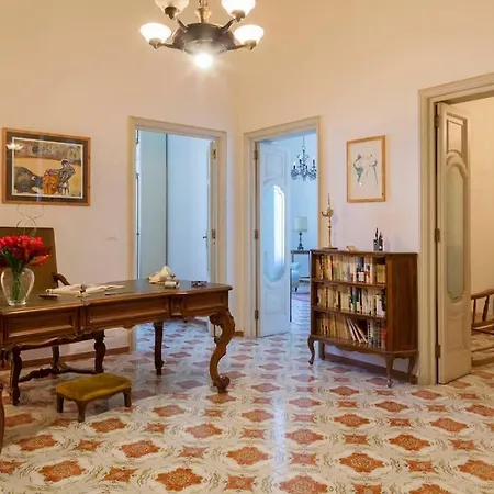 Апартаменти Dimora Colella Sea View *