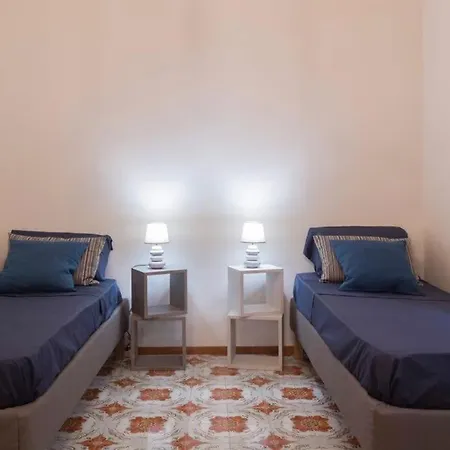 Апартаменти Dimora Colella Sea View *